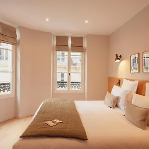 Hotel Tinah Paris, Champs Elysées